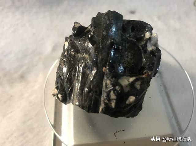 玻璃陨石功效神奇,陨石对普通百姓来说，究竟有什么实际作用？