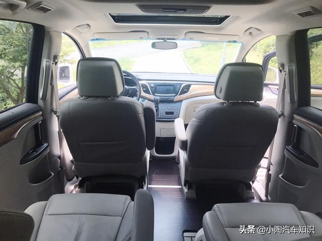 柚木提娜图片:商务车别克gl8的木地板怎么样终端价格怎么这么高