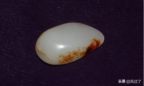 和田玉籽料的特点,文玩都降价了，为啥和田玉籽料这么坚挺？