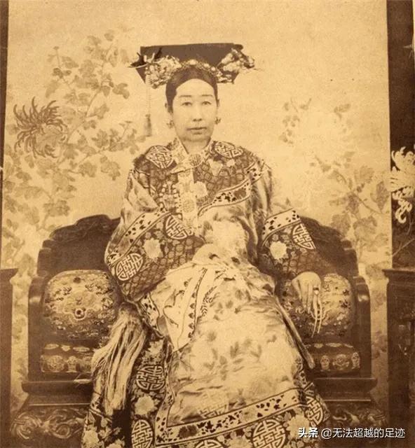 慈禧下葬灵异事件:慈禧在死后一年为什么才下葬，送葬当天为何会“臭气熏天”？