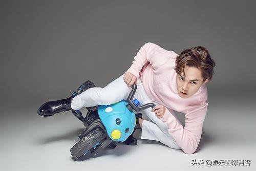 伊正:如何评价尹正谜一般的微博