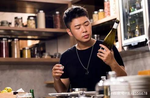 杜海涛父母身份公开,连王思聪都要恭恭敬敬的,他们究竟是谁？