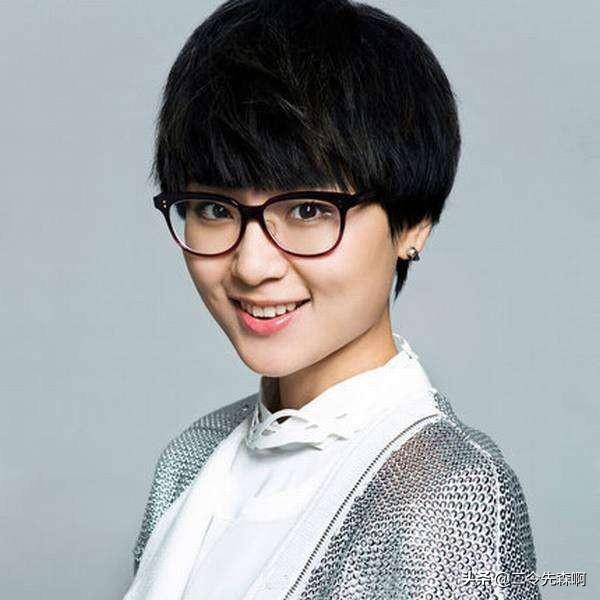 龚钥菲:你认为华语女歌手中谁的歌声能称为天籁之音为什么