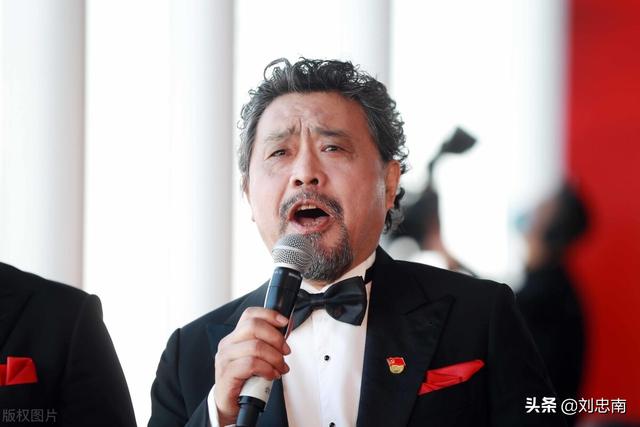 李佳薇个人资料:马龙、许昕等是应该继续扛旗还是应该激流勇退让位于新人