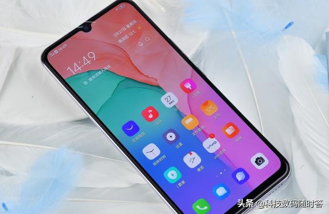 白敬亭的新手机:荣耀20系列又一新机本月底发布，大家继续期待吗