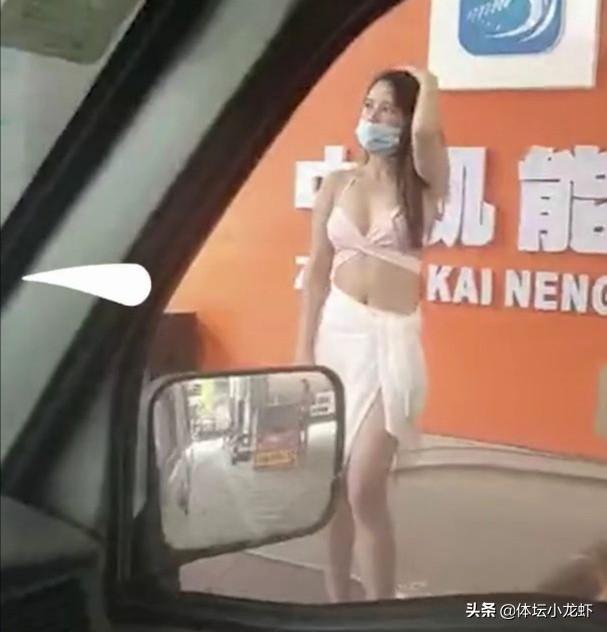 比基尼美女裸体写真视频:日本一警察用微型摄像笔偷拍泳装美女被捕，你怎么看？