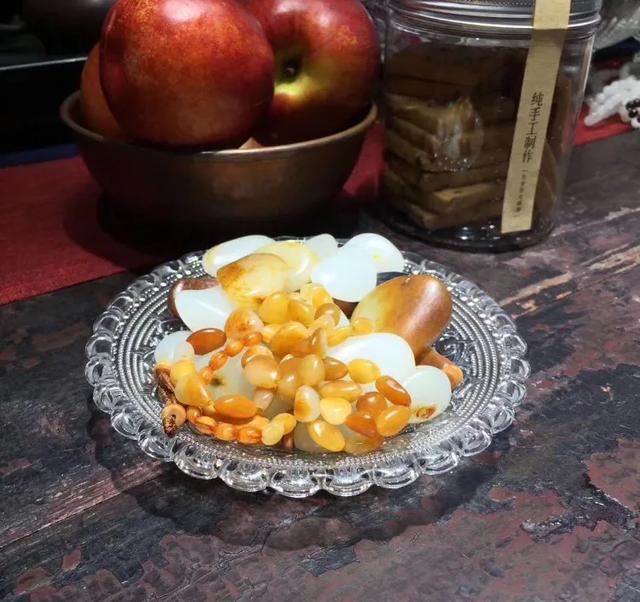 白玉石头,请专家帮鉴定一下这个石头？