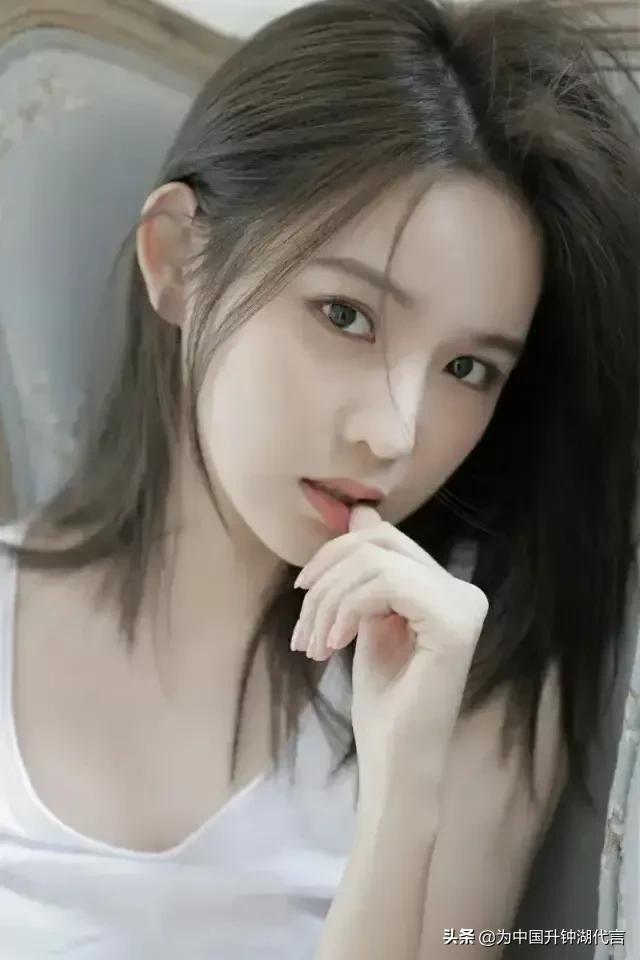 长的特别漂亮的女人注定就不应该过普通人的生活,对吗?