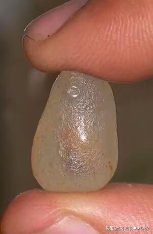 和田玉白色,和田玉颜色为白-羊脂白是什么意思？