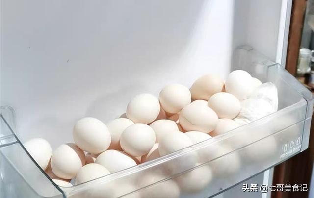 吃生鸡蛋:多吃生鸡蛋对身体有好处是不是真的啊？