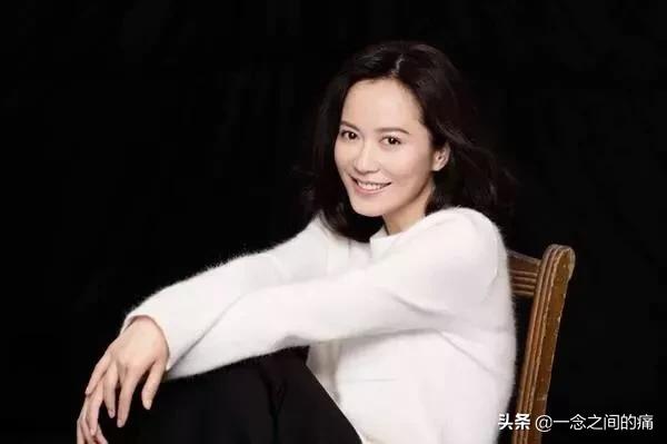 吴若甫老婆:48岁俞飞鸿气质迷人，如今为何还不结婚？