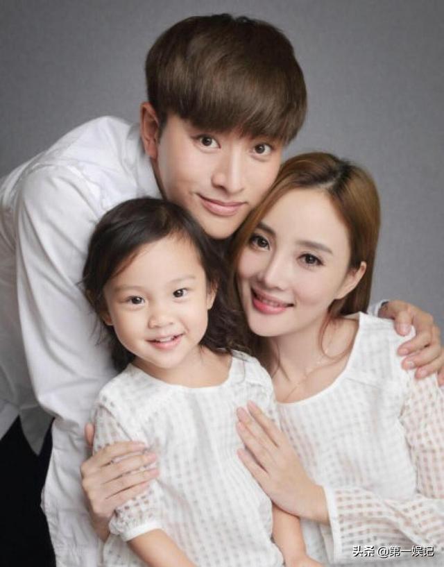 李小璐的爸爸:看见李小璐贾乃亮的八卦你会想到孩子甜馨而不去评价她爸妈吗？