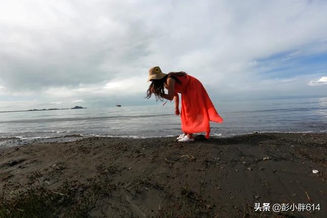 户外走一遭,哪些衣服穿出去拍照,拍照时怎么摆姿势,效果更好？