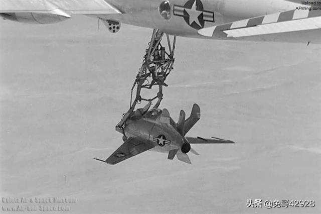 世界上最诡异的飞机，世界上最小最奇葩的战斗机，美国“XF85”到底是怎么样的存在