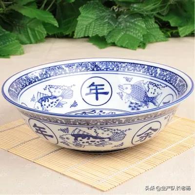 可调节容量宠物碗:可调节高度的狗碗 碗为什么是上大下小？有什么寓意吗？