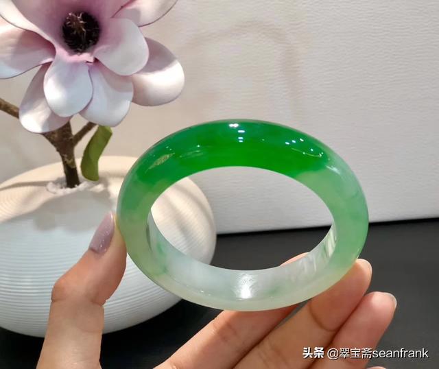翡翠的fab话术介绍翡翠手镯,怎么才能知道翡翠镯子的种类和价值？
