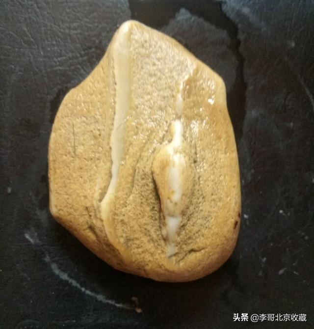 不透明的黄蜡石图片,这块7公斤，透光性能好，是黄蜡石吗？