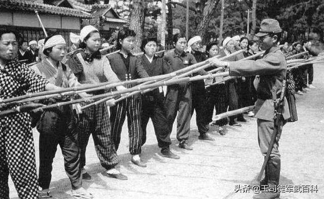 二战末期，为何美国在广岛长崎投原子弹，而不是在东京呢
