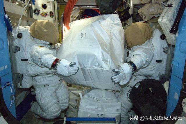 哥伦比亚号失事:为什么在太空站丧命的宇航员不能被运回地球？