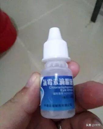 巴西龟怎么养 白眼病:巴西龟得了白眼病，脖子总是一伸一缩的，是呼吸道发炎吗？