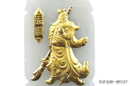 和田玉磕掉了一小块咋办,和田玉为什么摔一下没有坏？