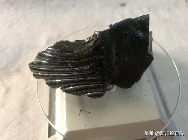 玻璃陨石功效神奇,陨石对普通百姓来说，究竟有什么实际作用？