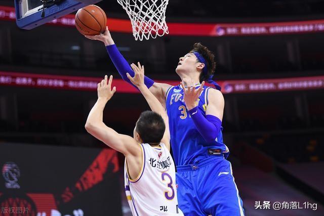 篮球即时比分:辽宁大比分击败福建，如何评价王哲林和韩德君的表现