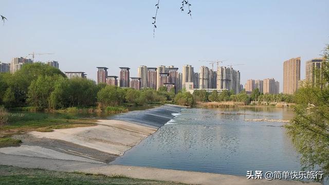 大熊猫误入水电站论文范文:您家乡原来用于防洪的工程，现在成了旅游观光项目的有哪些？