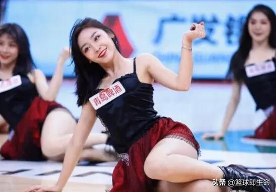 蜈蚣恋爱体爆红网络:男朋友太直是种什么体验？