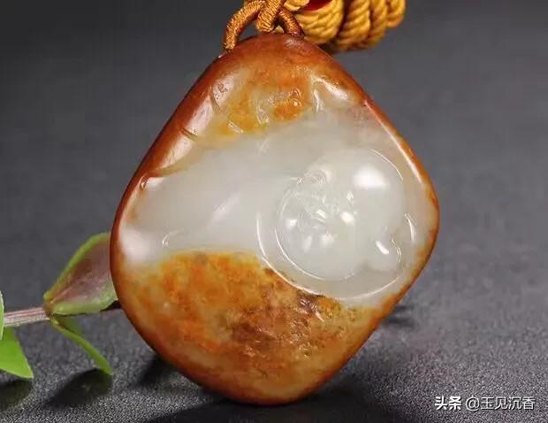 新疆和田玉有几种颜色,和田玉皮色一定有色根吗？如何挑选和田玉？