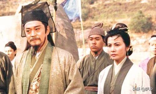 令狐冲武功:岳不群对令狐冲是不是真心的？他们之间的感情变化过程是怎样的？