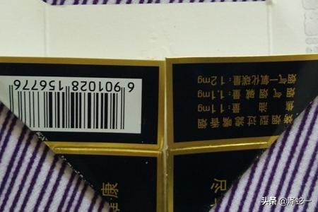 自制玩具飞机:科技小制作-烟盒手工制作一架飞机？