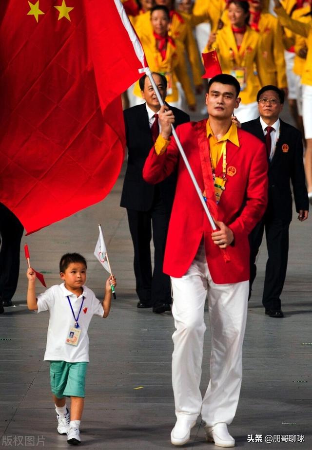 全红婵比心朱婷担任河南旗手，如何看待朱婷成为中国夏季奥运会首位开幕式女旗手