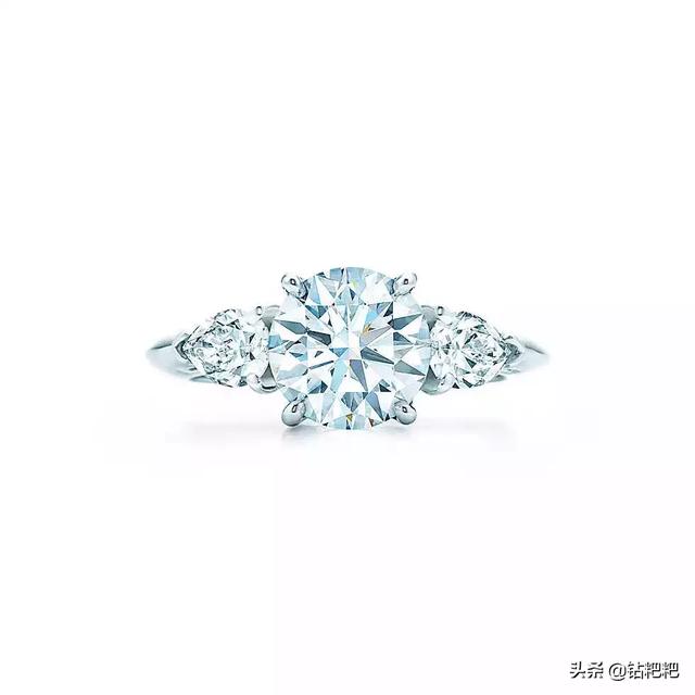 要结婚了，买哪个珠宝品牌的钻石戒指比较好？你怎么看？