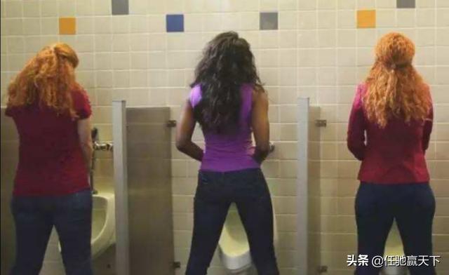 美女上厕所:印度到处都是“露天”厕所，那么印度女人是怎么上厕所的呢？