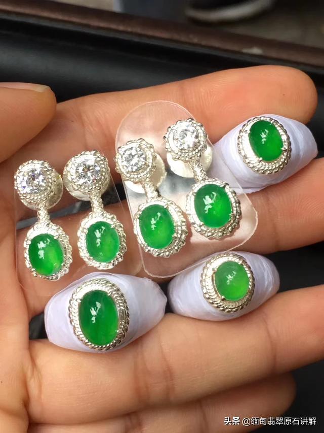 中国十大翡翠手镯品牌,哪些牌子的翡翠比较知名？