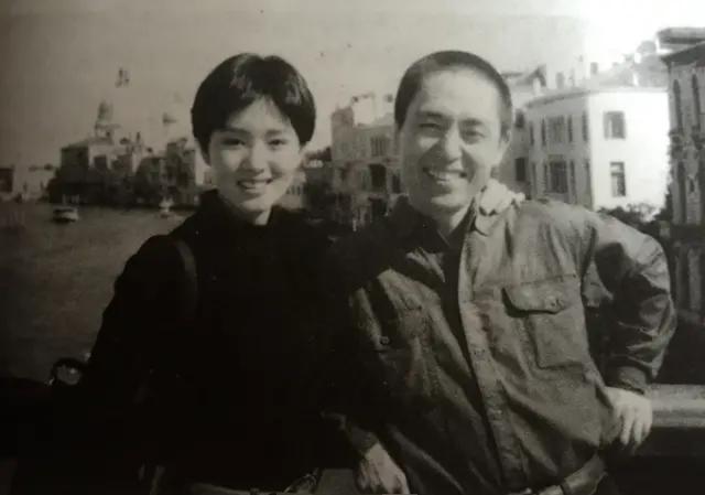 黄圣依的胸:大家讨厌一个明星的原因是什么（除了粉丝的原因）