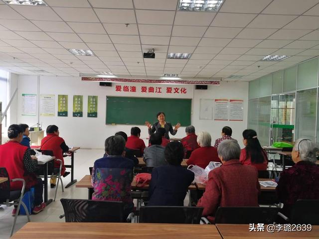 折纸变色龙的图片:学一门什么样的手艺，可以帮助更多的人？