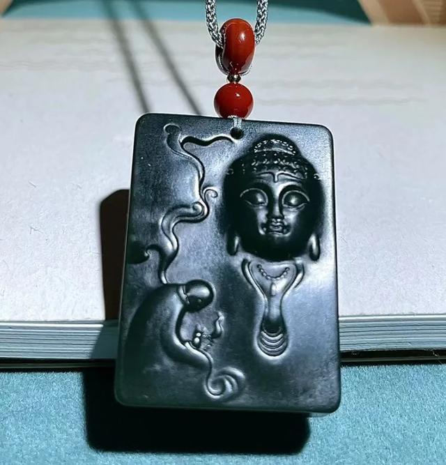 玉是什么做的,大型玉琮一般是用什么玉做的，怎么看？