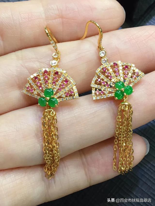 玉手镯戴哪一个手比较好,翡翠玉手镯应该戴哪只手？