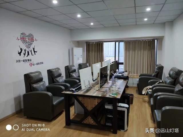 现在什么游戏适合搬砖呀？