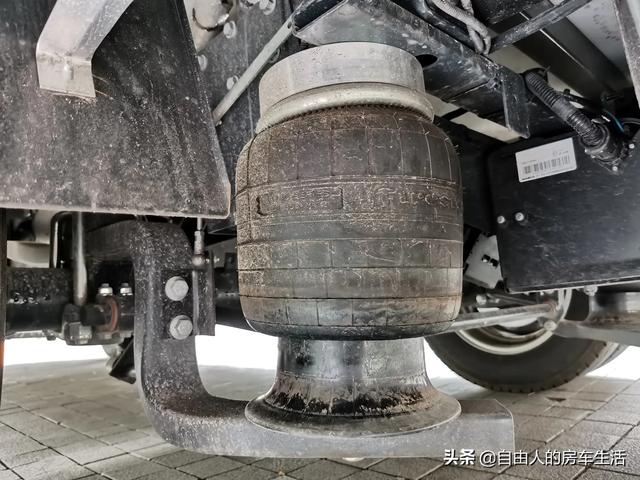 空气悬架车轿车;空气悬架的车