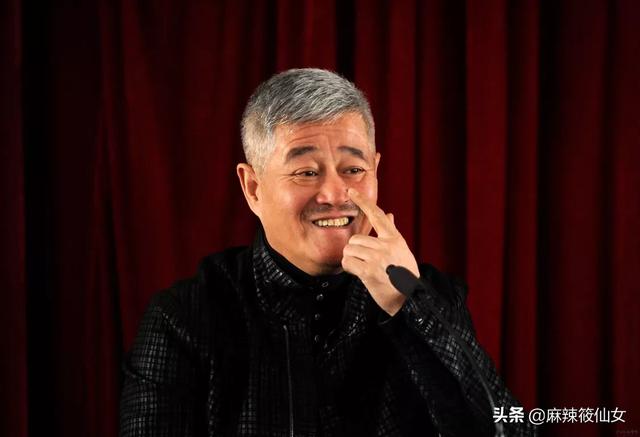 赵本山潘长江互怼:曾经比赵本山、潘长江名气还大的阎淑萍，为啥选择了隐退？