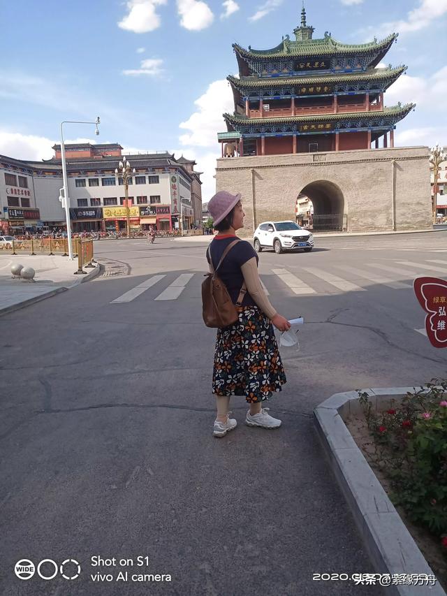 为什么我总是充满戾气,很烦躁不想做什么,脾气大易动怒,发自内心地不喜欢自己,请各位给我点建议不胜感激？