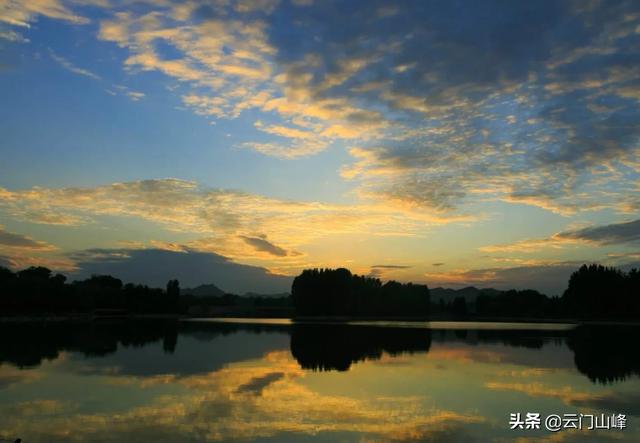 诗情画意的图片:夕阳有诗意，黄昏有美景，炊烟袅袅，如何拍摄眼前风光？