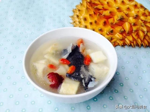 榴莲炖鸡的做法:榴莲炖鸡的做法及功效 煲榴莲鸡汤，鸡肉放少了会不好吗？