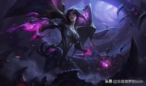 《英雄联盟》中,卡莎应该如何出装才能使伤害最大化？