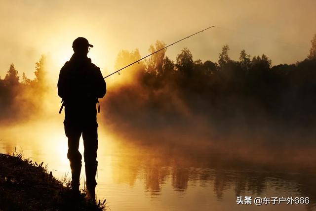 深海喂食者钓鱼团:冬季钓混养鱼塘，用什么钓饵比较好？
