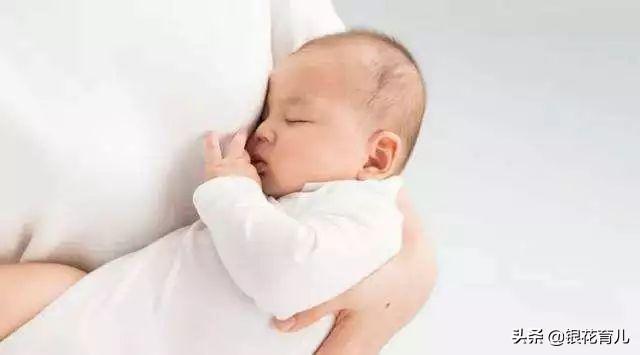 奶妈贵宾网奶妈图片:半夜涨奶，你会给宝宝喂奶吗？宝宝没有哭的情况下～？