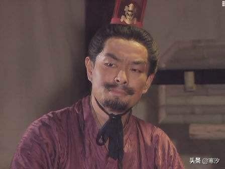 三国演义中的凤雏是谁:襄阳三国历史上的庞德公和庞统是不是一个人？庞德公是指谁？
